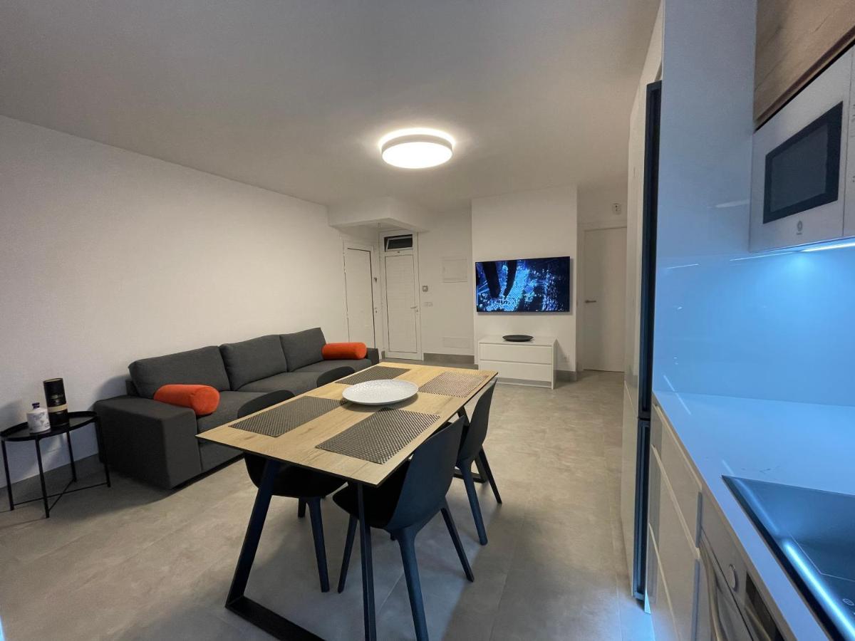 Izaro Apartamento Atico De Lujo Cerca De Playa Dorada Playa Blanca  Exterior photo