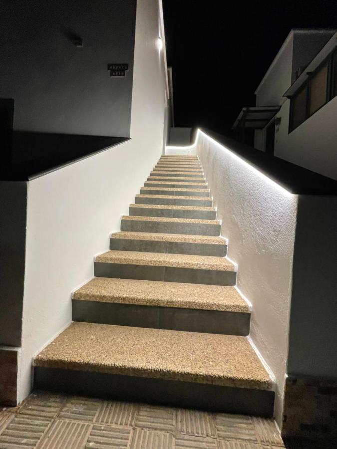 Izaro Apartamento Atico De Lujo Cerca De Playa Dorada Playa Blanca  Exterior photo