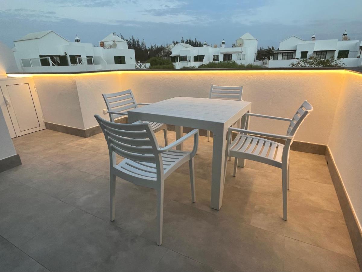 Izaro Apartamento Atico De Lujo Cerca De Playa Dorada Playa Blanca  Exterior photo