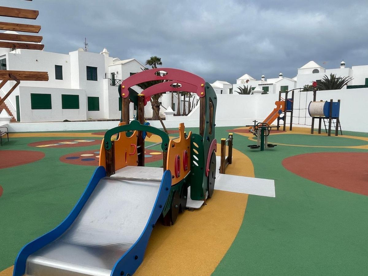 Izaro Apartamento Atico De Lujo Cerca De Playa Dorada Playa Blanca  Exterior photo
