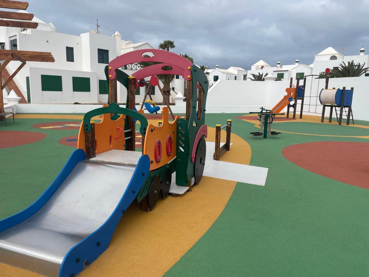 Izaro Apartamento Atico De Lujo Cerca De Playa Dorada Playa Blanca  Exterior photo