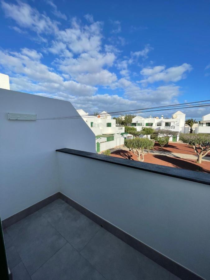 Izaro Apartamento Atico De Lujo Cerca De Playa Dorada Playa Blanca  Exterior photo