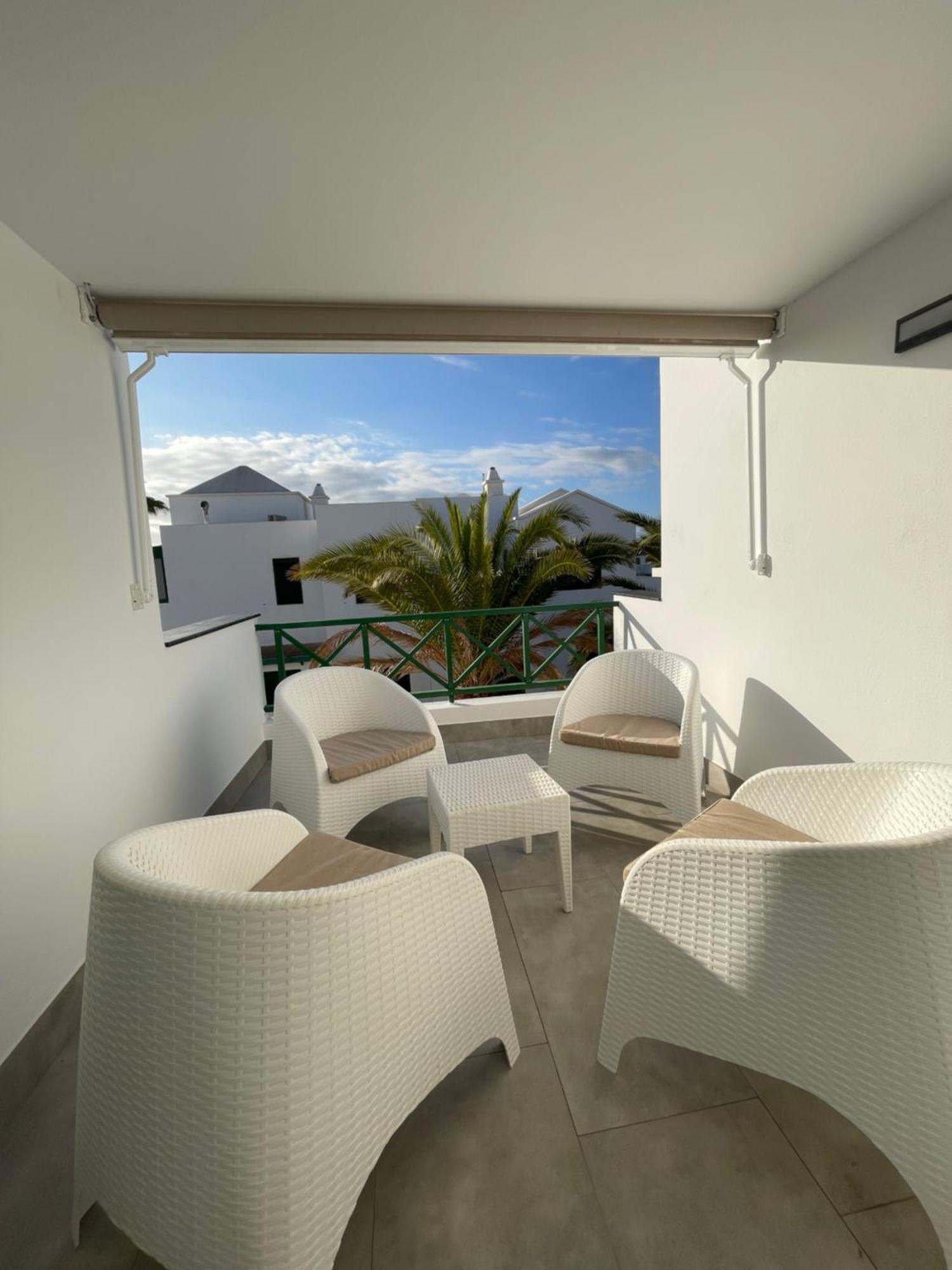 Izaro Apartamento Atico De Lujo Cerca De Playa Dorada Playa Blanca  Exterior photo